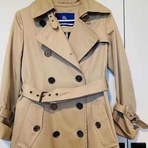 New Burberry trench coat without tag Size 40